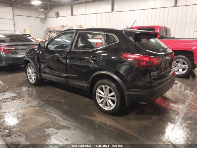 JN1BJ1CR8HW117245 Nissan Rogue Sport S