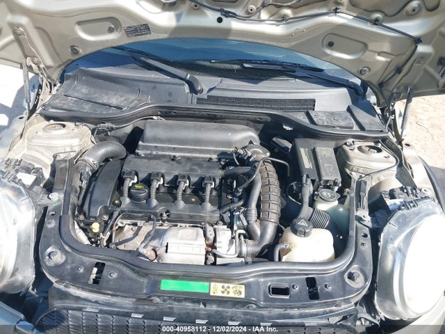 2009 MINI COOPER S CLUBMAN WMWMM33549TP93620 Photo 9