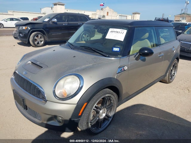 2009 MINI COOPER S CLUBMAN WMWMM33549TP93620 Photo 1