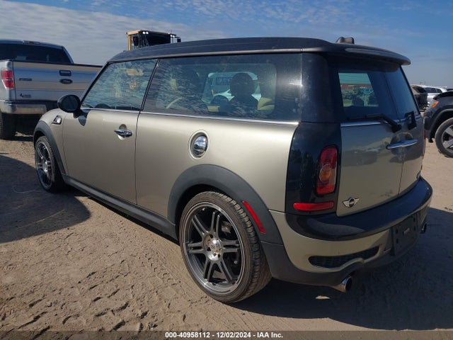 2009 MINI COOPER S CLUBMAN WMWMM33549TP93620 Photo 2