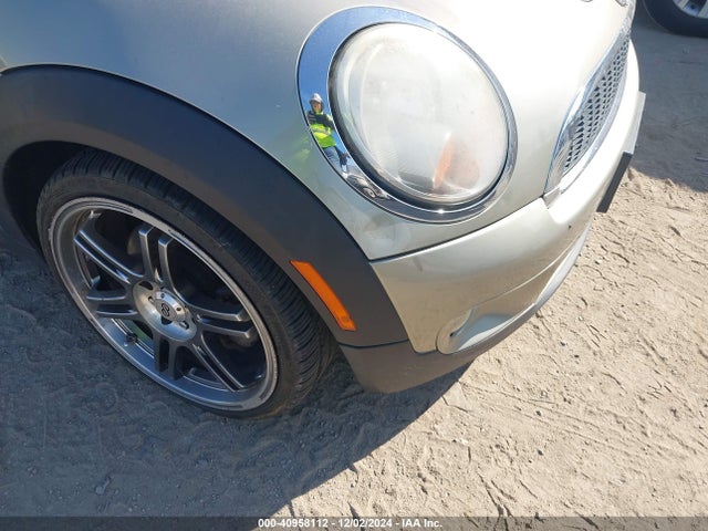 2009 MINI COOPER S CLUBMAN WMWMM33549TP93620 Photo 5