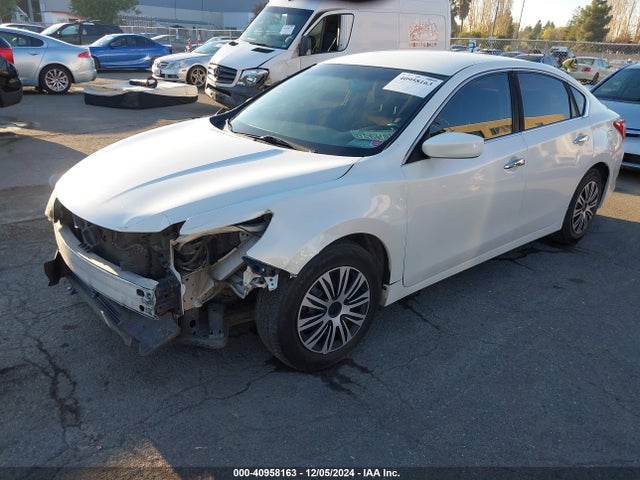 Nissan Altima 2.5/2.5 S/2.5 Sl/2.5 Sr/2.5 Sv 2016 1N4AL3AP0GC157972 Image 2