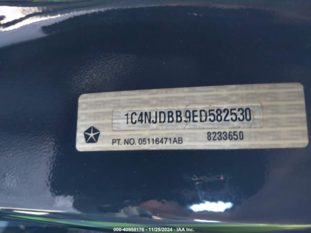 1C4NJDBB9ED582530 Jeep Compass Sport
