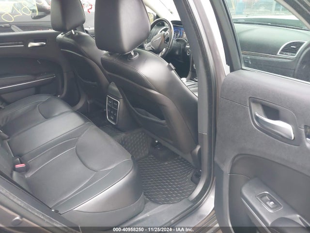 Chrysler 300C 2016 2C3CCAEG3GH189950 Image 8