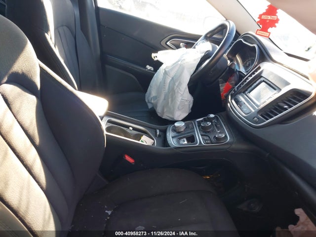Chrysler 200 Limited 2015 1C3CCCAB5FN505134 Image 5