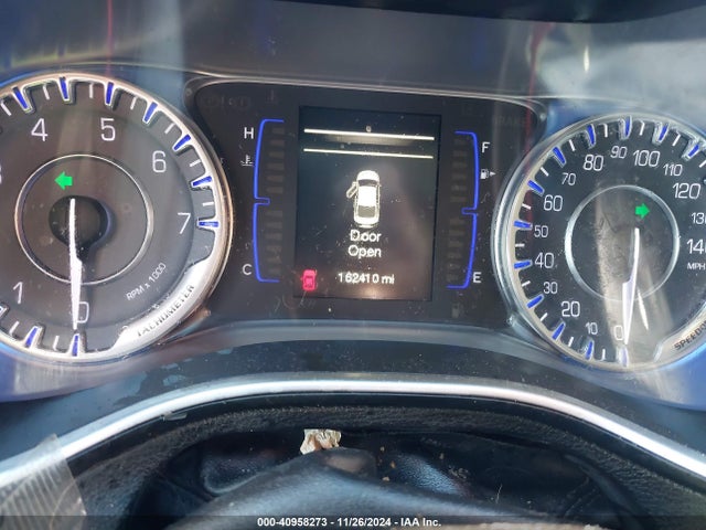 Chrysler 200 Limited 2015 1C3CCCAB5FN505134 Image 7