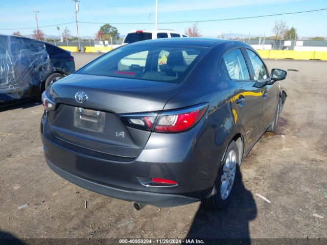 3MYDLBYV7JY314922 Toyota YARIS IA