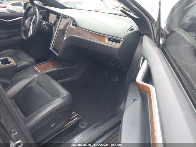 2017 TESLA MODEL X 5YJXCDE24HF072890 Photo 4