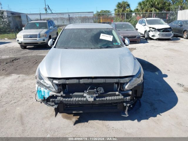 1N4BL4DW0NN374890 Nissan Altima Sv Intelligent Awd