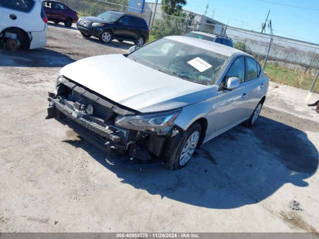 1N4BL4DW0NN374890 Nissan Altima Sv Intelligent Awd