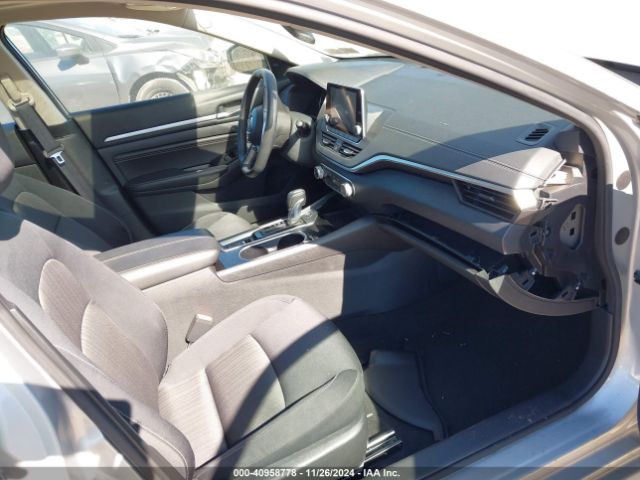 1N4BL4DW0NN374890 Nissan Altima Sv Intelligent Awd