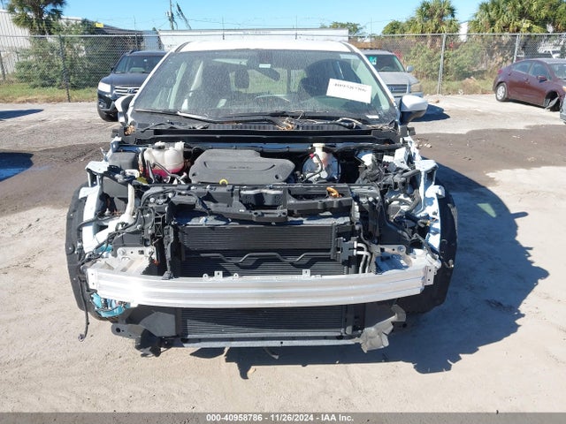 2C4RC1CG6NR204652 Chrysler Voyager Lx