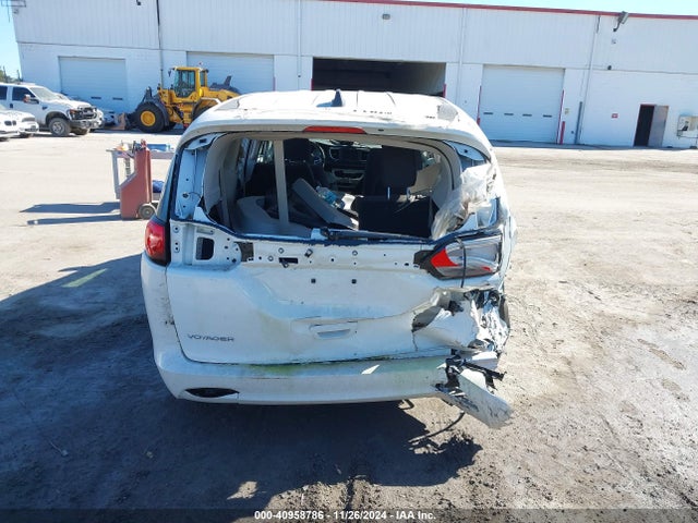 2C4RC1CG6NR204652 Chrysler Voyager Lx