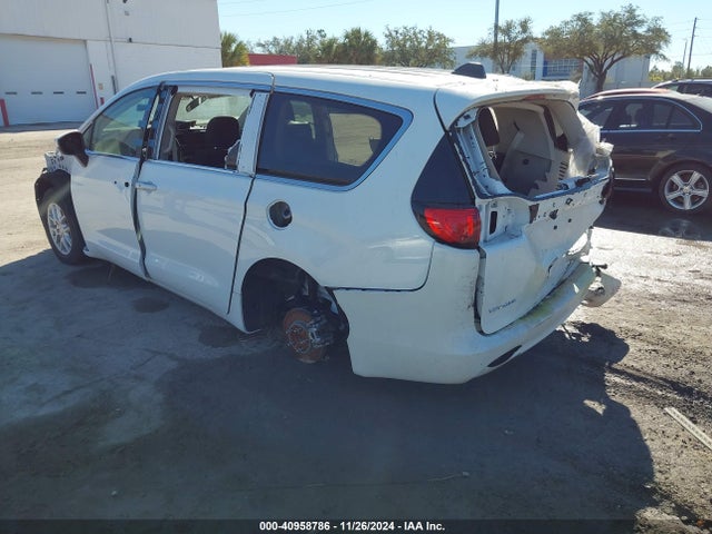Chrysler Voyager Lx 2022 2C4RC1CG6NR204652 Image 3