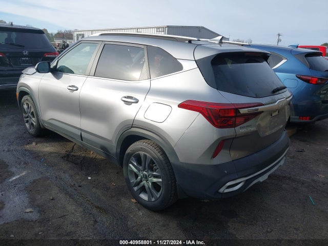 KIA SELTOS S 2022 KNDEU2AA3N7248545 Image 3
