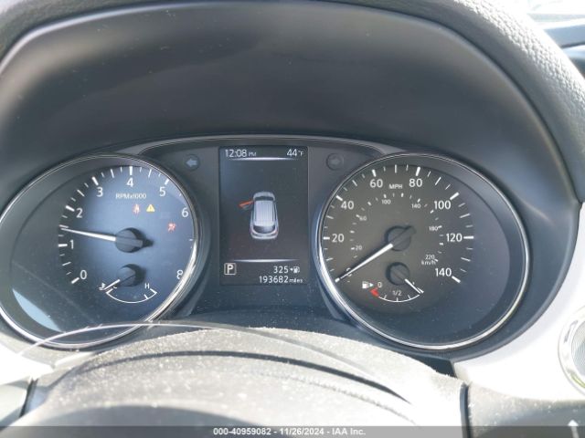 JN1BJ1CR3JW294338 Nissan Rogue Sport Sv