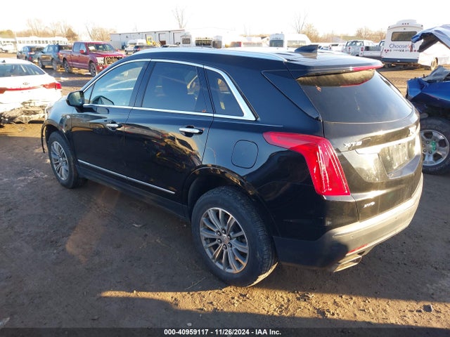 2018 CADILLAC XT5 1GYKNDRS9JZ165638 Photo 2