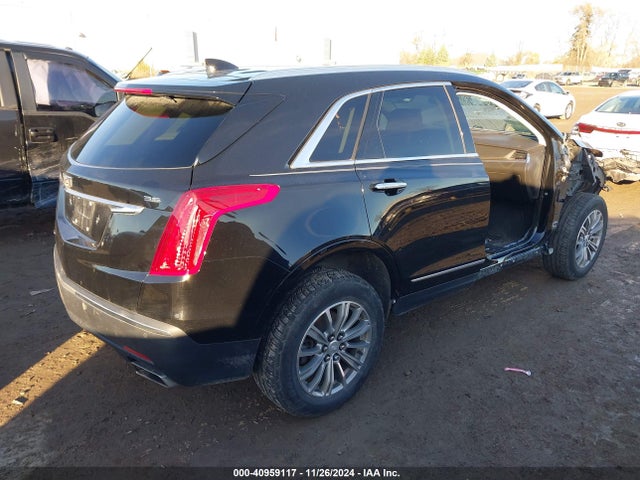 2018 CADILLAC XT5 1GYKNDRS9JZ165638 Photo 3