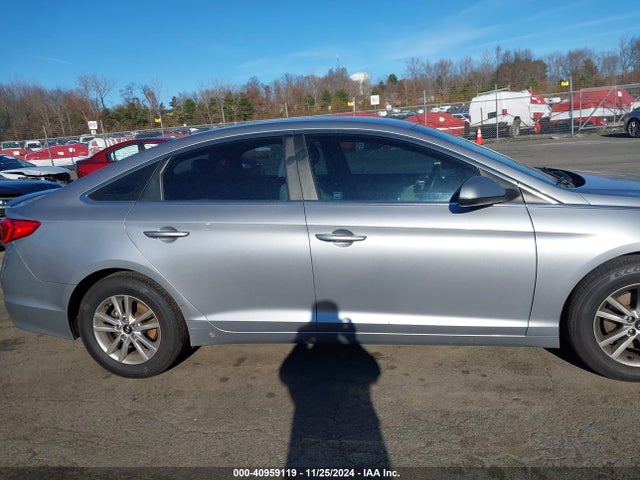 Hyundai SONATA SE 2016 5NPE24AF9GH302569 Image 13