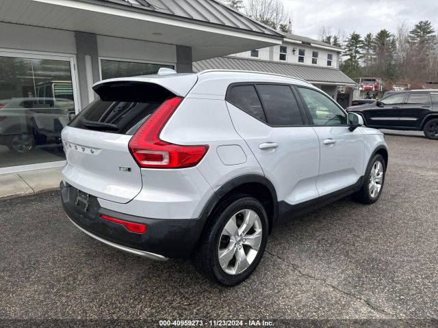 YV4162UK5L2202932 Volvo Xc40 T5 Momentum