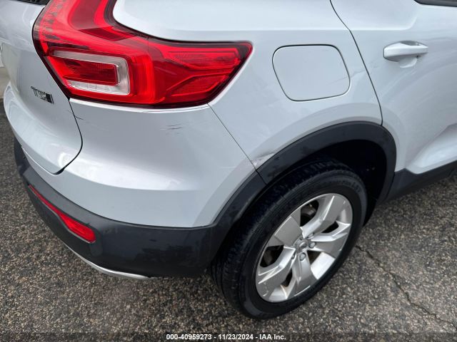 YV4162UK5L2202932 Volvo Xc40 T5 Momentum