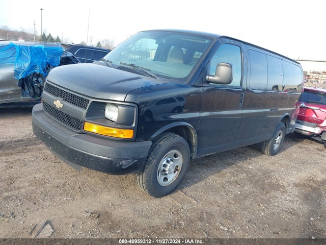 Chevrolet Express 2500 Ls 2015 1GNWGPFG6F1269083 Image 2