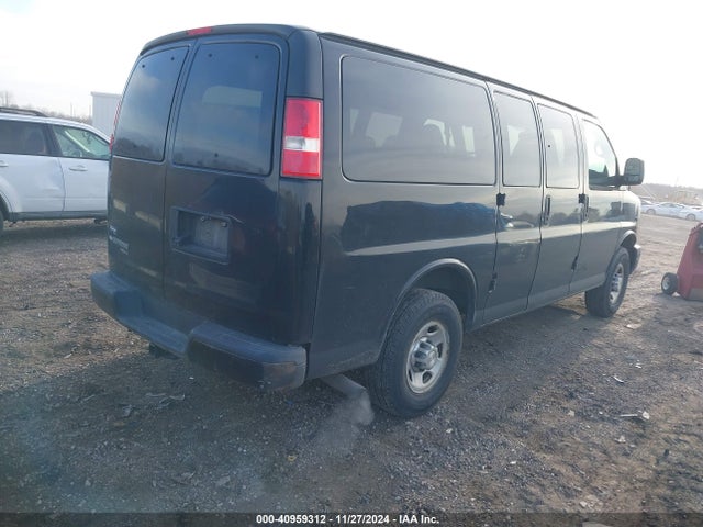 Chevrolet Express 2500 Ls 2015 1GNWGPFG6F1269083 Image 4