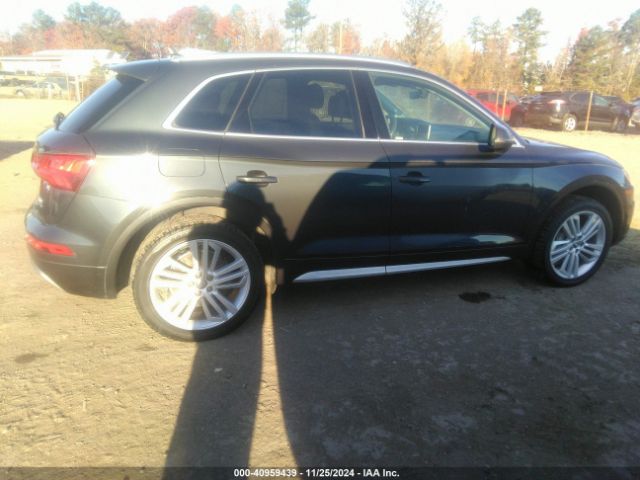 WA1BNAFY3J2006680 Audi Q5 2.0t Premium/2.0t Tech Premium
