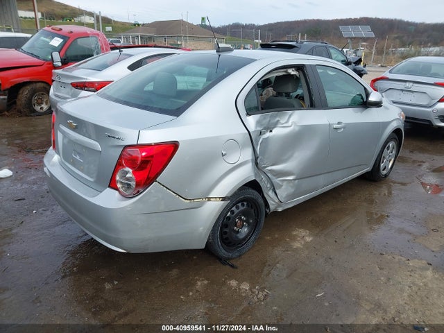 Chevrolet Sonic Ls Auto 2016 1G1JA5SH6G4132628 Image 4