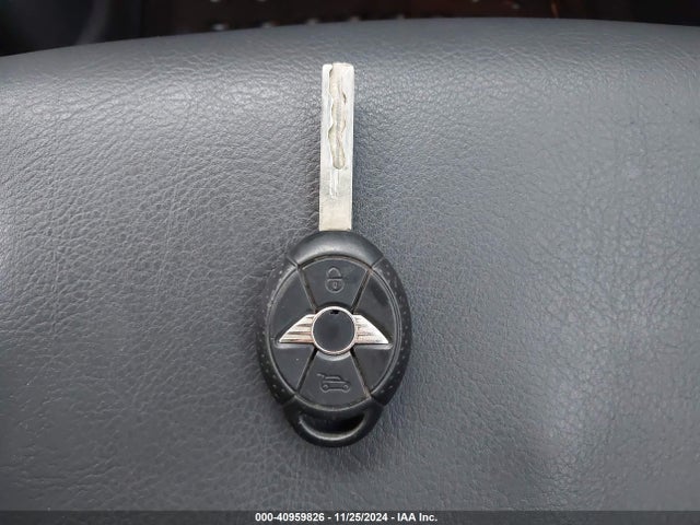 2007 MINI COOPER S WMWRH33537TL94043 Photo 10