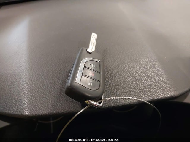 JTMG1RFV4KJ011244 Toyota RAV4 LE