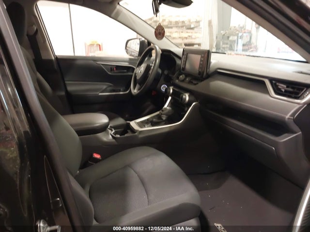 JTMG1RFV4KJ011244 Toyota RAV4 LE