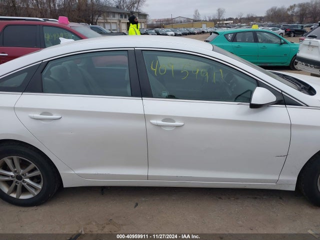 Hyundai SONATA SE 2016 5NPE24AF8GH374671 Image 13