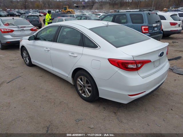 Hyundai SONATA SE 2016 5NPE24AF8GH374671 Image 3