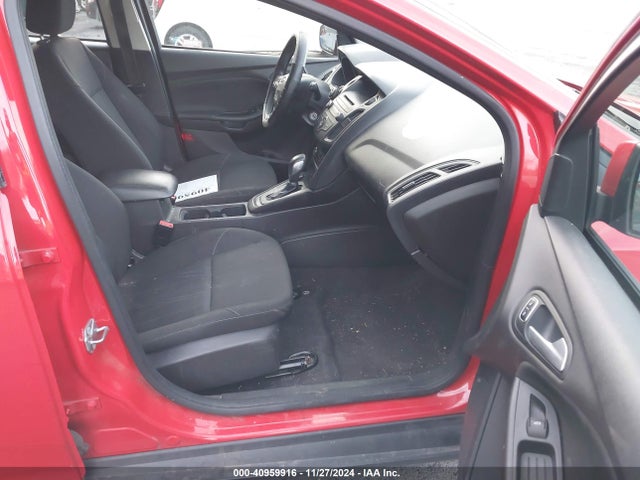 1FADP3K27HL225920 Ford FOCUS SE