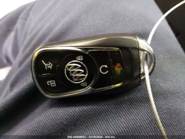 W04GV8SX2J1066340 Buick Regal Tourx Essence