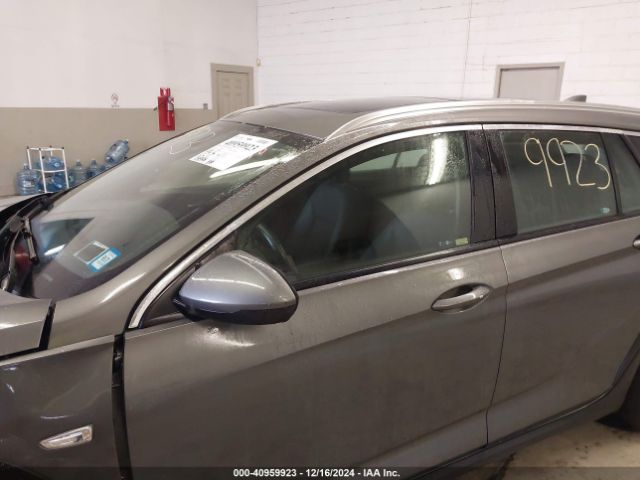 W04GV8SX2J1066340 Buick Regal Tourx Essence