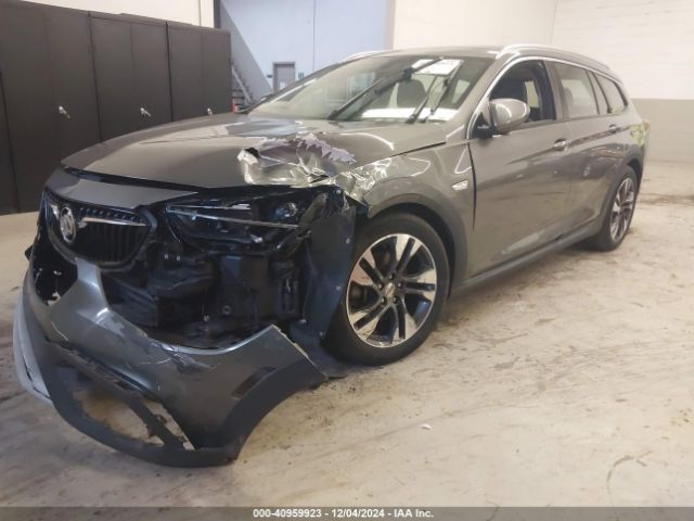 W04GV8SX2J1066340 Buick Regal Tourx Essence
