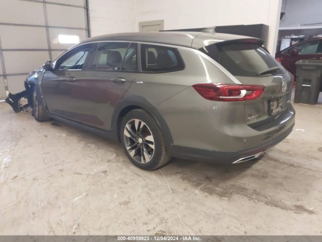 W04GV8SX2J1066340 Buick Regal Tourx Essence