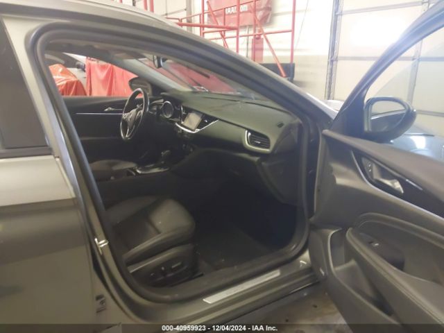 W04GV8SX2J1066340 Buick Regal Tourx Essence