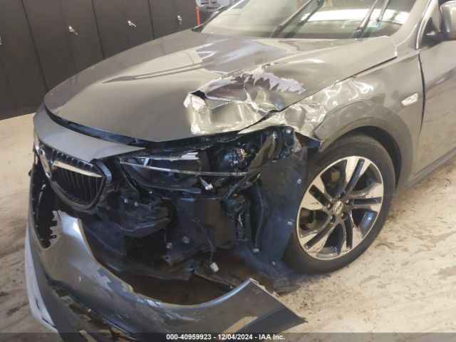 W04GV8SX2J1066340 Buick Regal Tourx Essence
