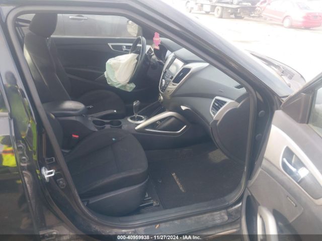 KMHTC6AD8HU324497 Hyundai Veloster Value Edition