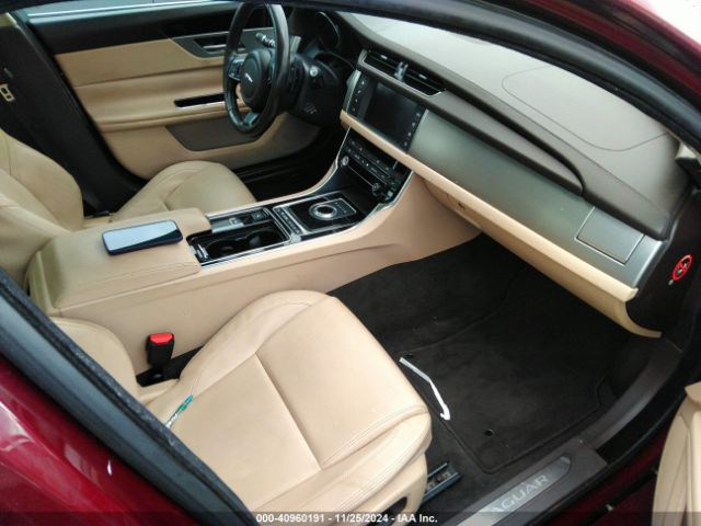 SAJBR4BNXHCY23609 Jaguar Xf 20d