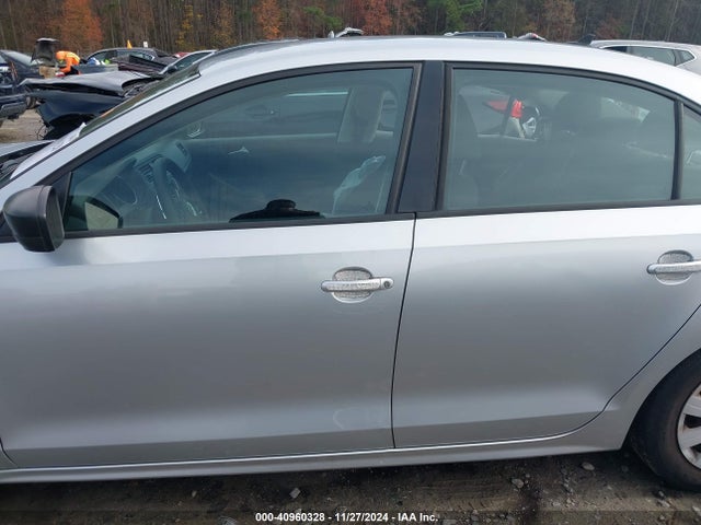 3VW267AJ1GM269443 Volkswagen Jetta 1.4t S