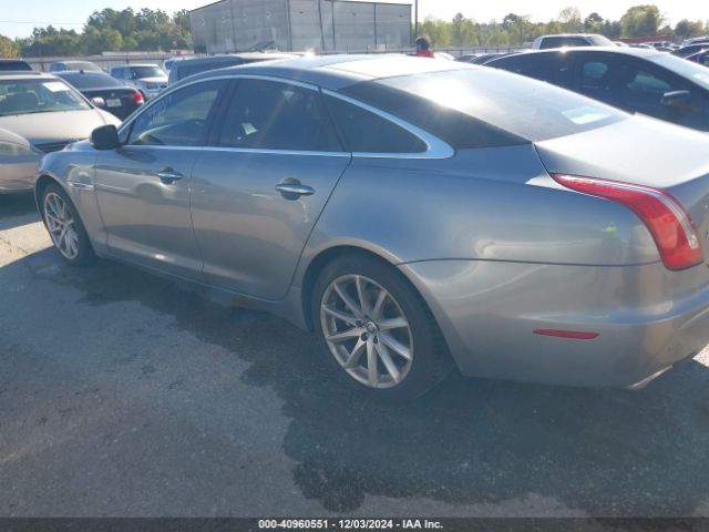 2012 JAGUAR XJ SAJWA1CB9CLV25539 Photo 2