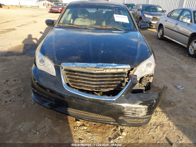 1C3CCBABXEN207266 Chrysler 200 LX