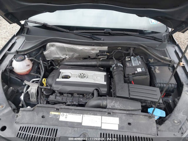 WVGBV7AX4JK005668 Volkswagen Tiguan Limited 2.0t