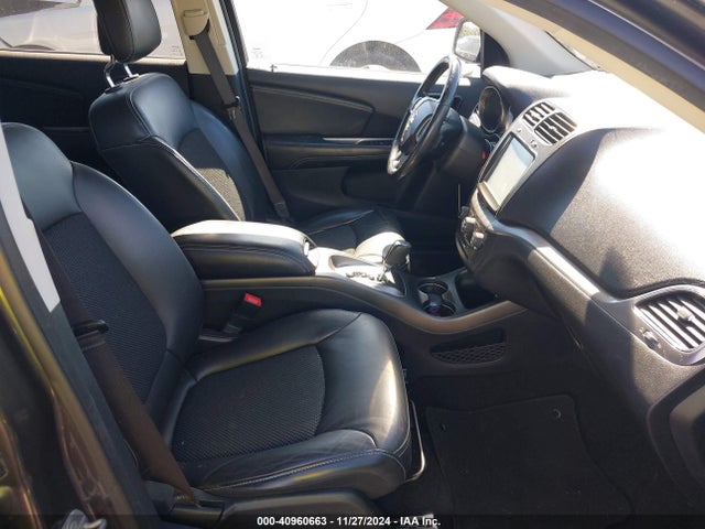 3C4PDCGG7KT857879 Dodge Journey Crossroad