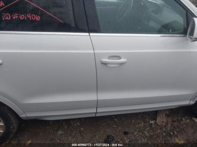 WA1JCCFS6HR012158 Audi Q3 2.0t Premium