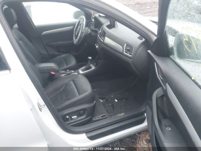 WA1JCCFS6HR012158 Audi Q3 2.0t Premium